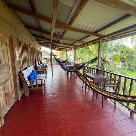 Valerie Emanuel Apartments Bocas del Toro Exterior photo