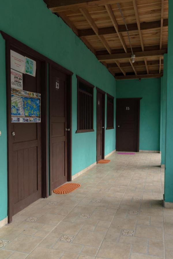 Valerie Emanuel Apartments Bocas del Toro Exterior photo