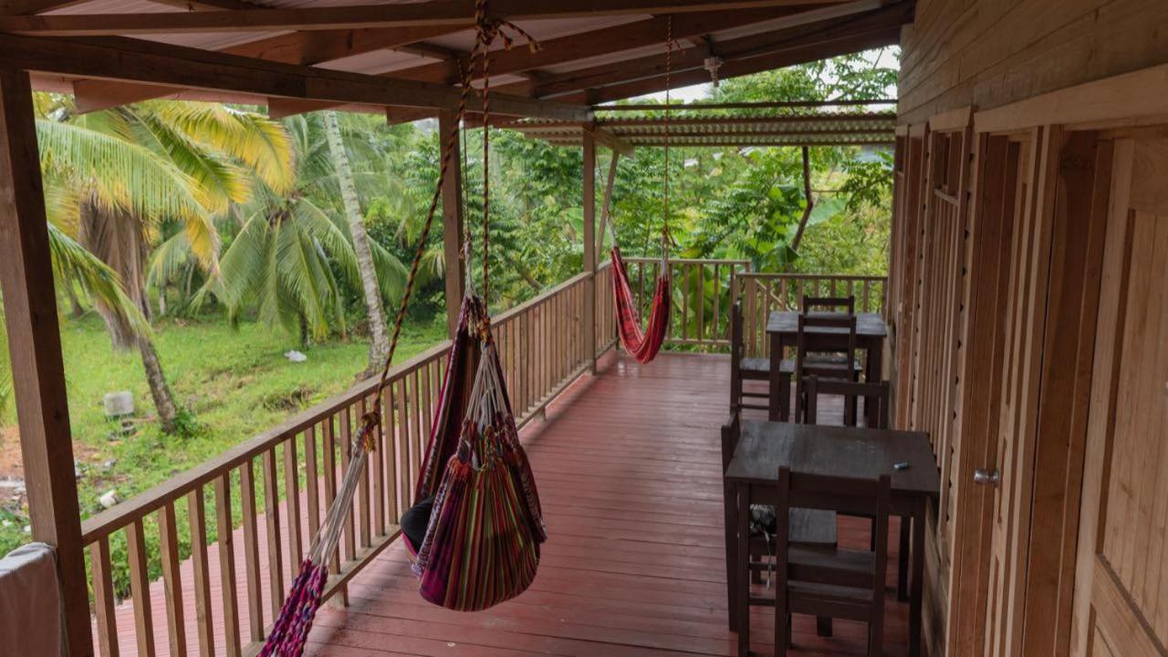 Valerie Emanuel Apartments Bocas del Toro Exterior photo