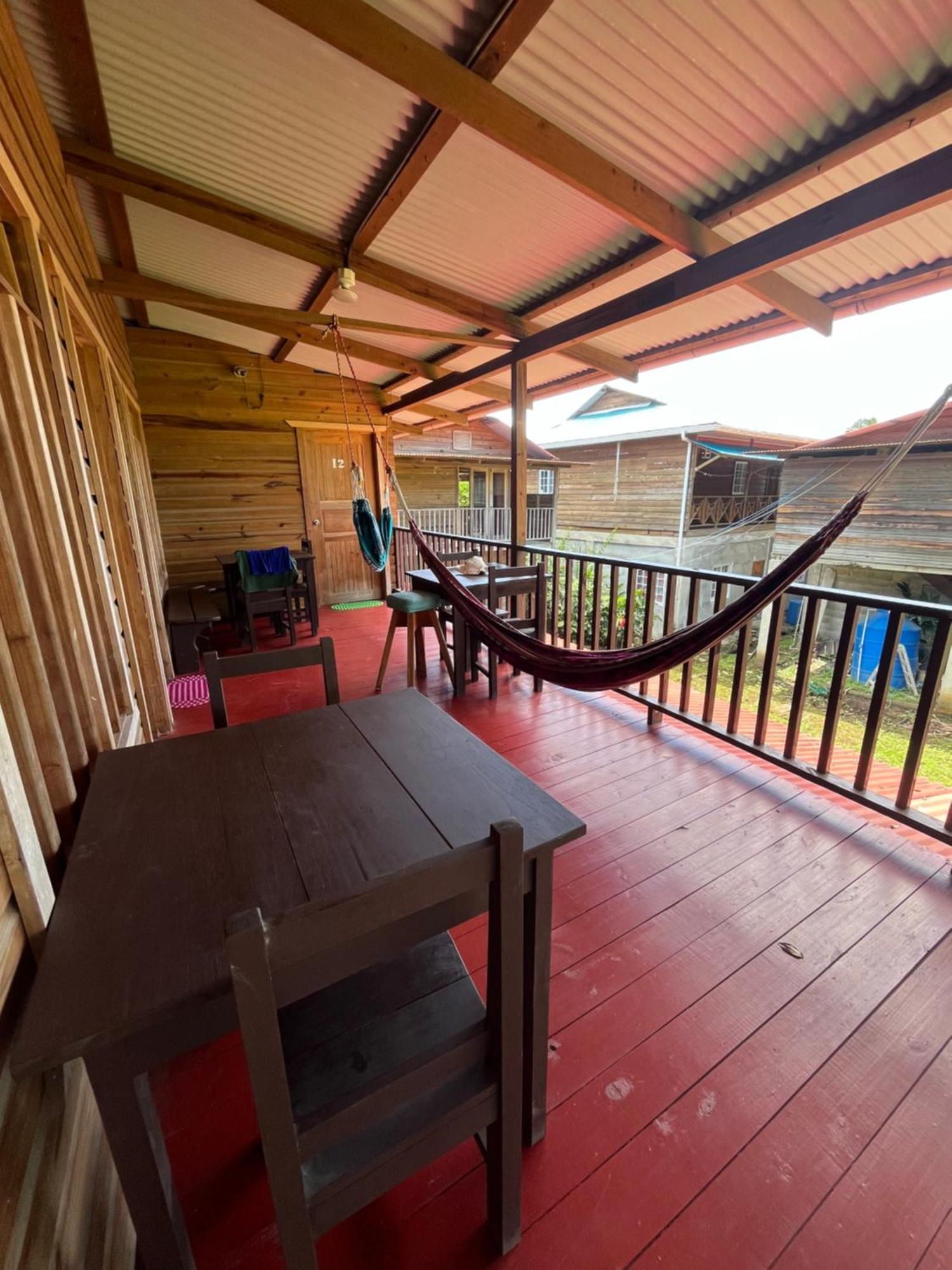 Valerie Emanuel Apartments Bocas del Toro Exterior photo