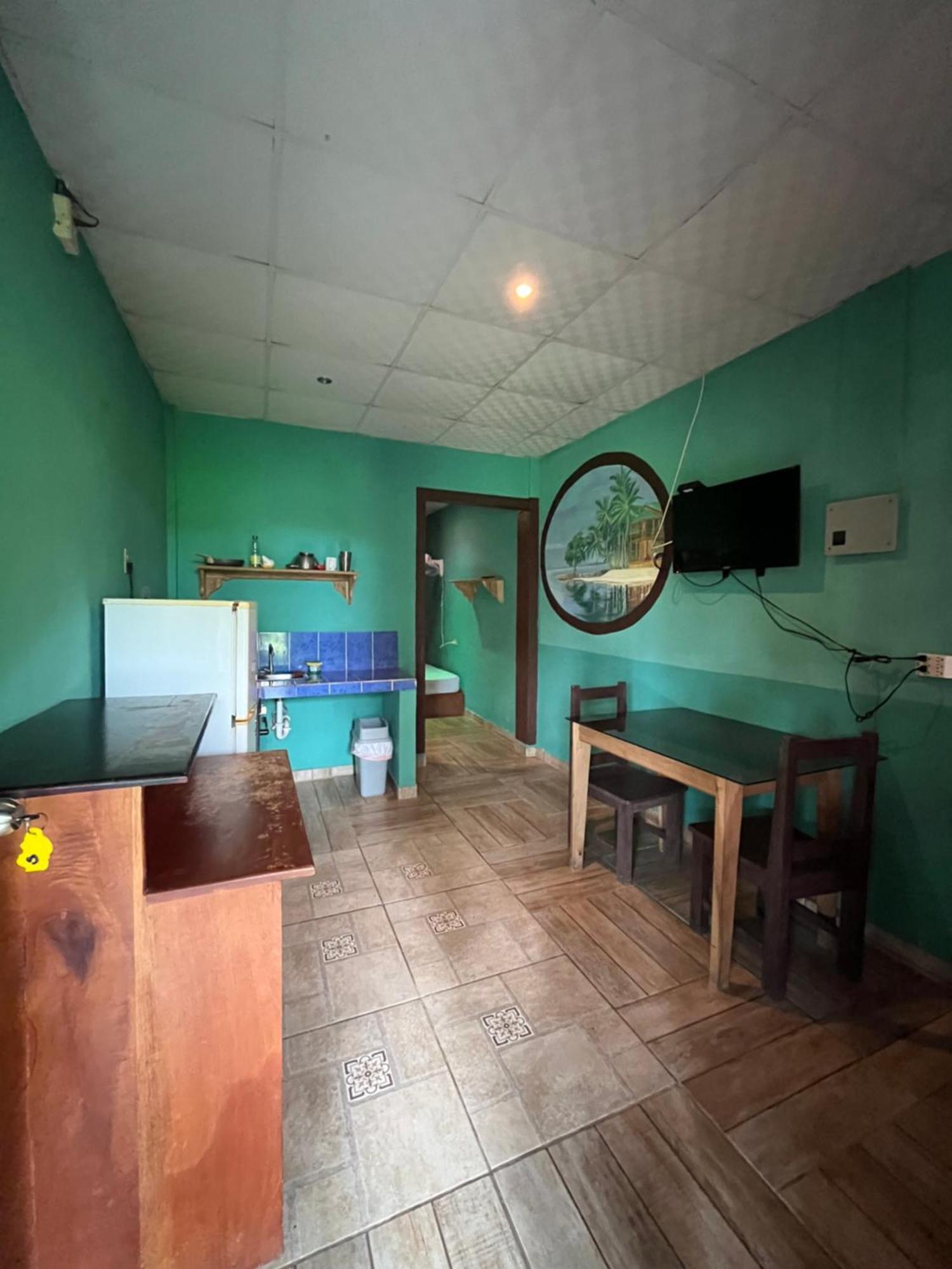 Valerie Emanuel Apartments Bocas del Toro Exterior photo