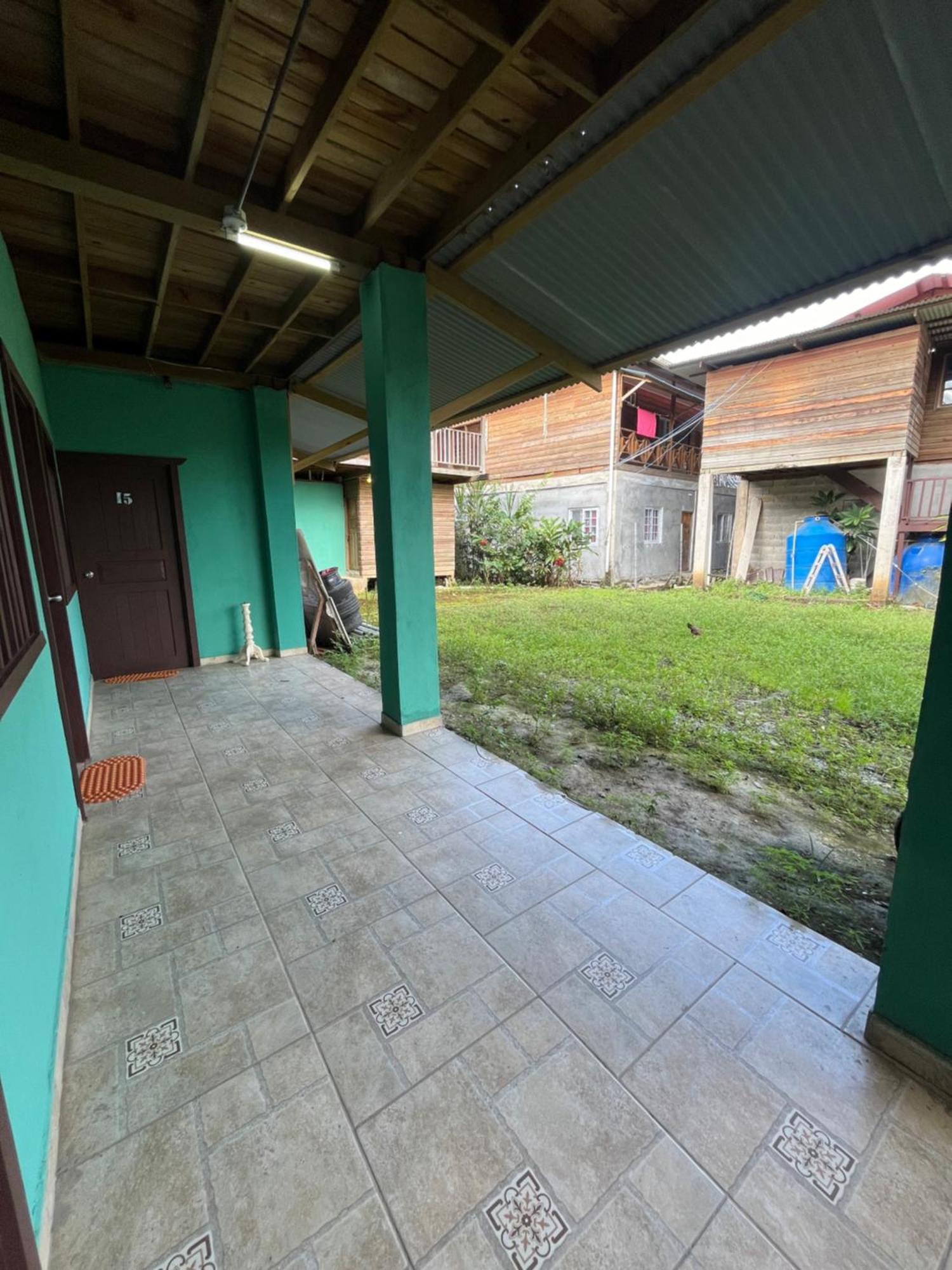 Valerie Emanuel Apartments Bocas del Toro Exterior photo