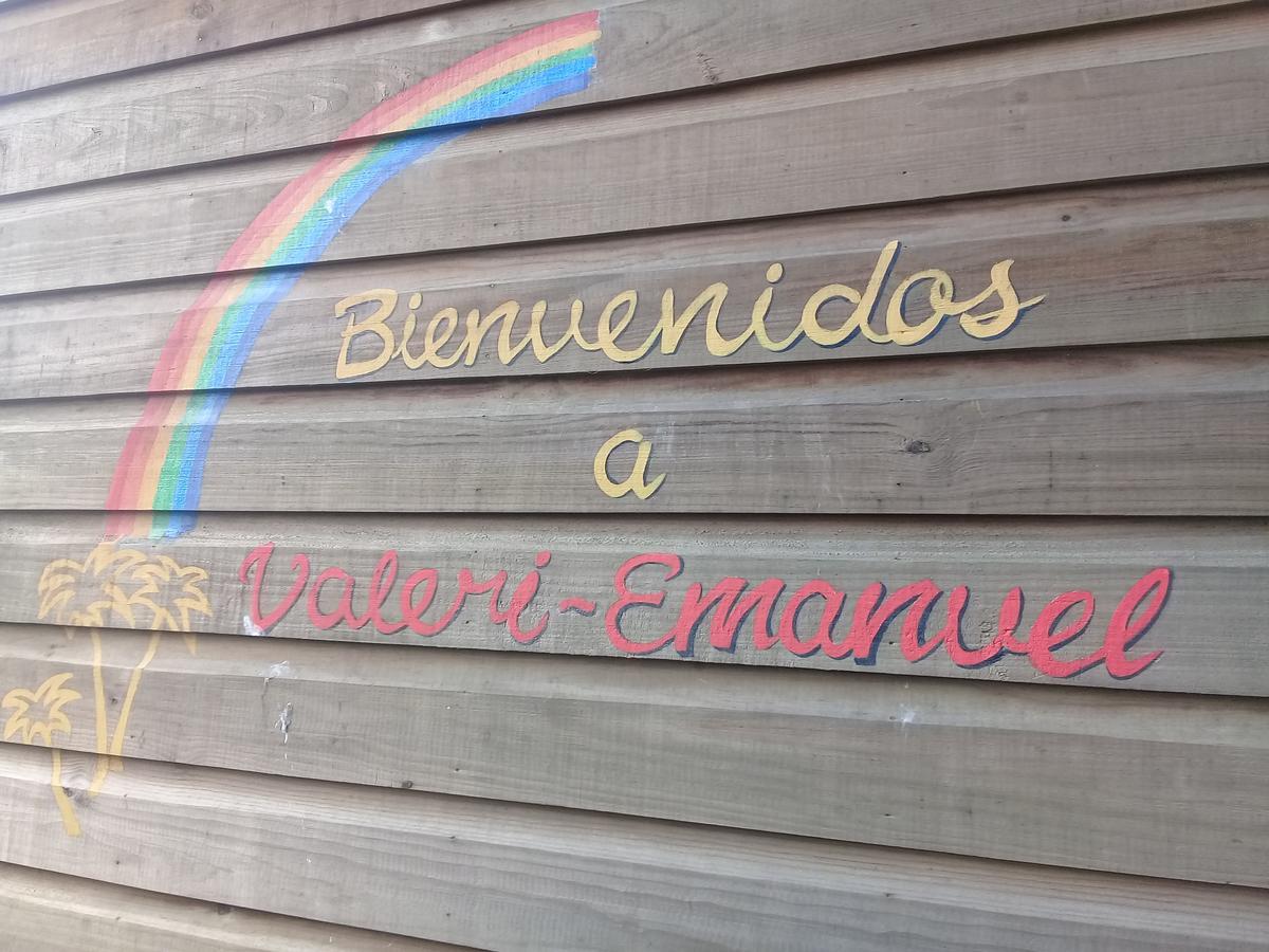 Valerie Emanuel Apartments Bocas del Toro Exterior photo