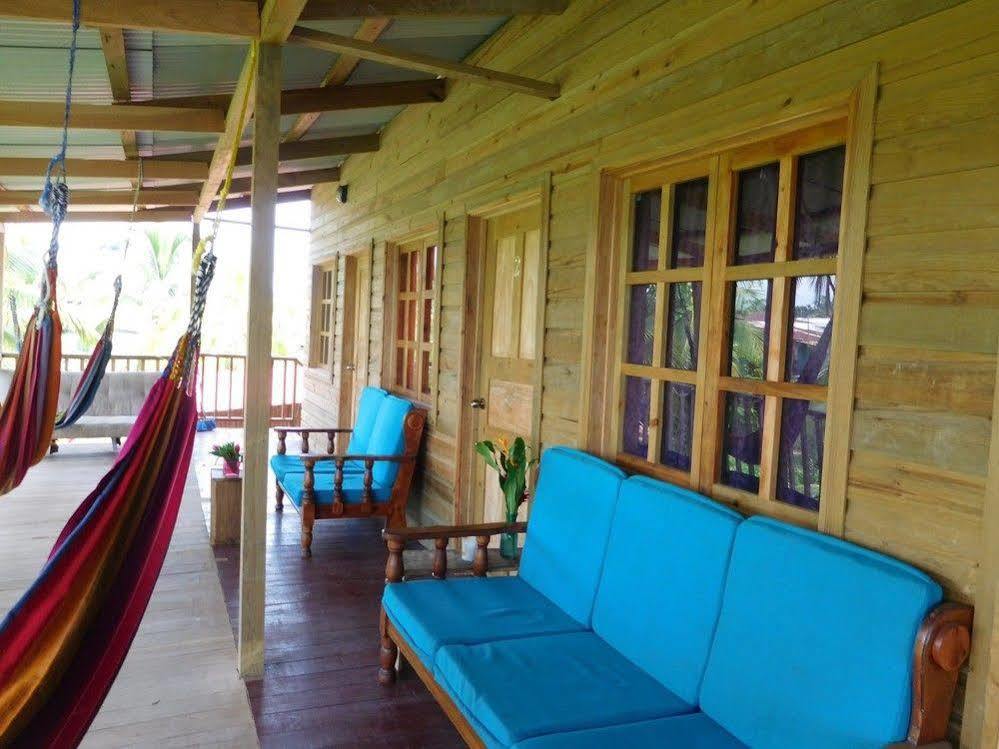 Valerie Emanuel Apartments Bocas del Toro Exterior photo