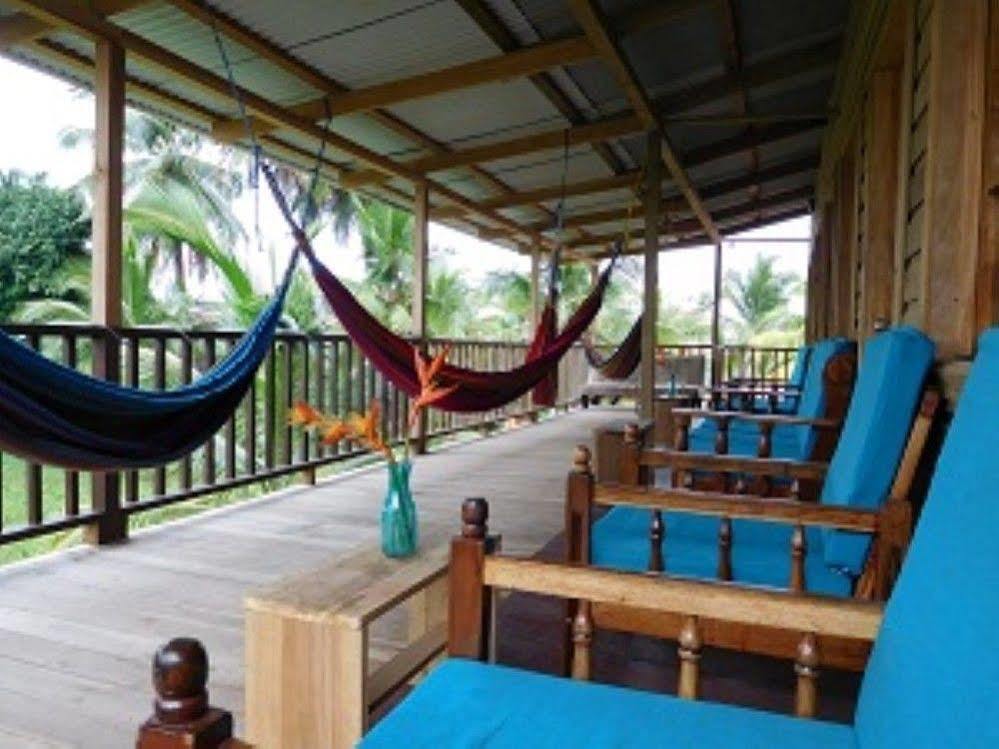 Valerie Emanuel Apartments Bocas del Toro Exterior photo